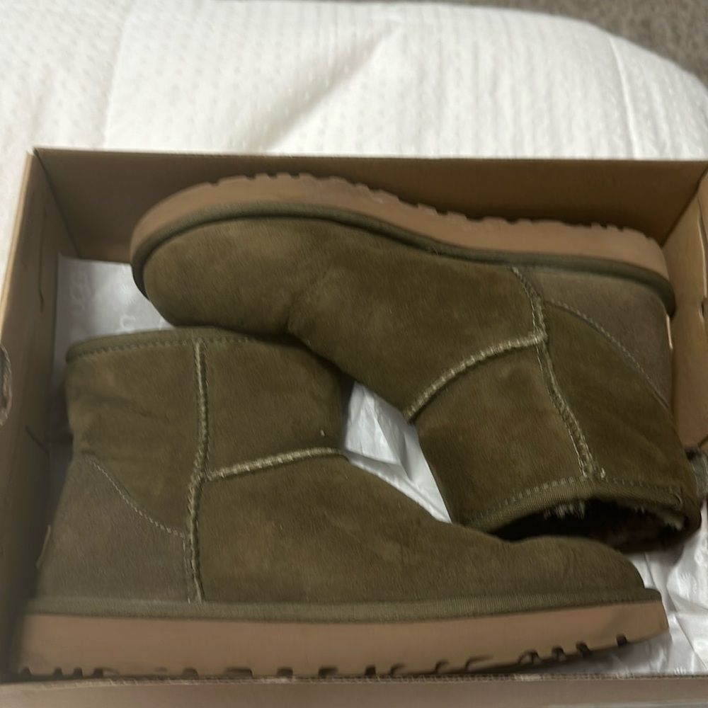 Ugg mini bootie